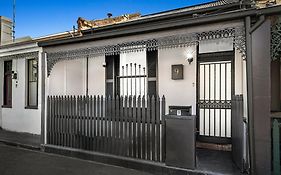 Melbourne Guest House With Parking And Courtyard